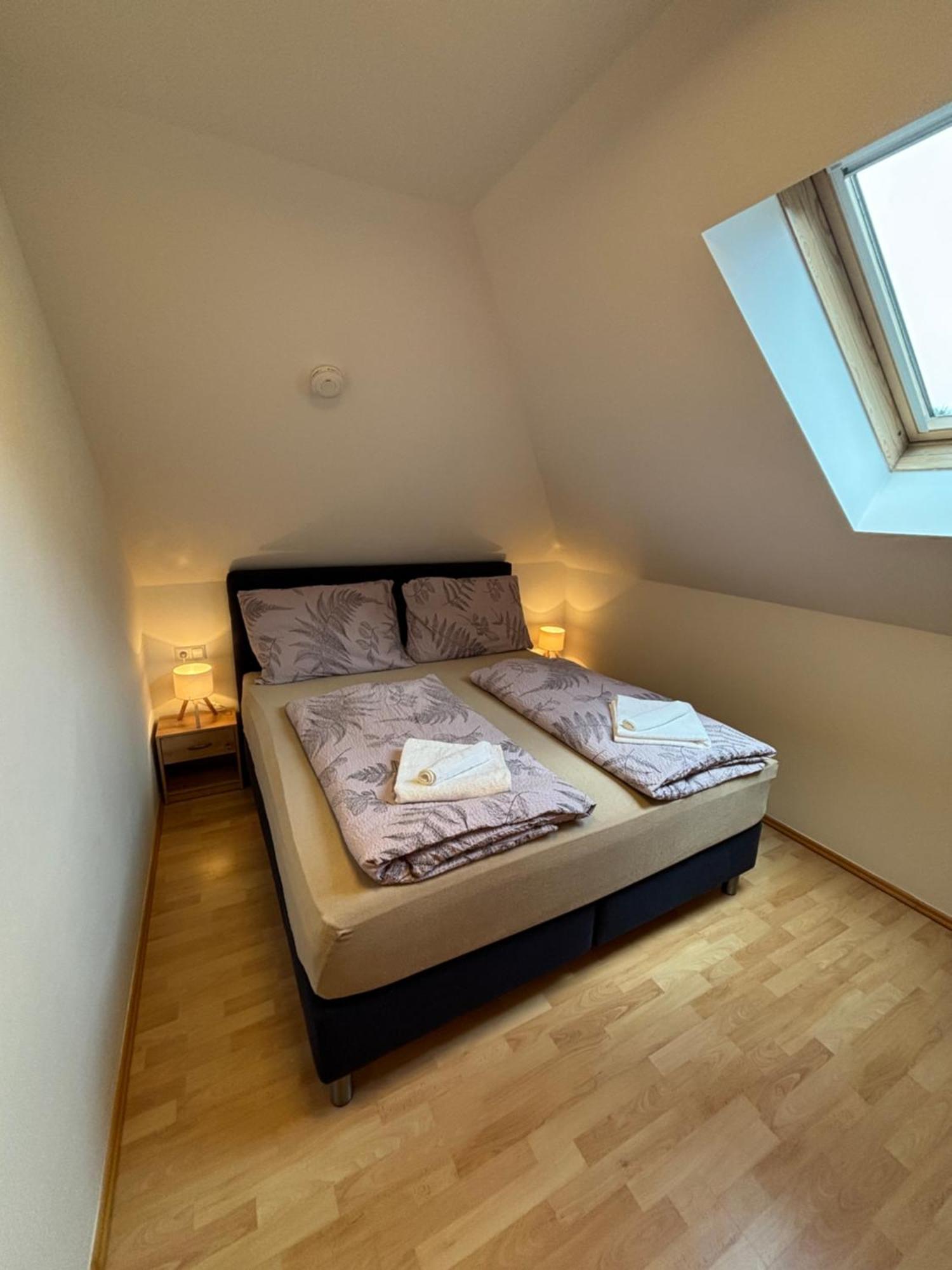 Anita Apartment 5 Флатах Екстериор снимка